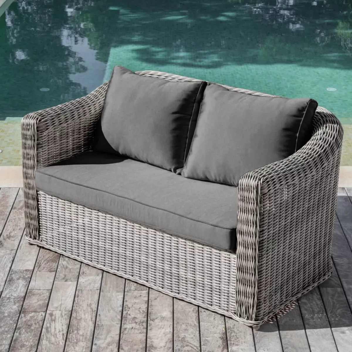 Sale Divano da giardino in resina intrecciata 2 posti Calvi Grigio e grigio scuro Tavolini Da Giardino, Divani