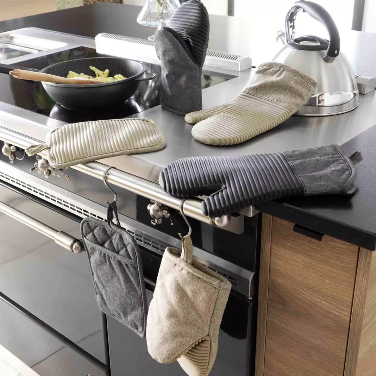 Best Guanto da cucina ambidestro in cotone (30x18 cm) Adam Tortora Accessori Cucina