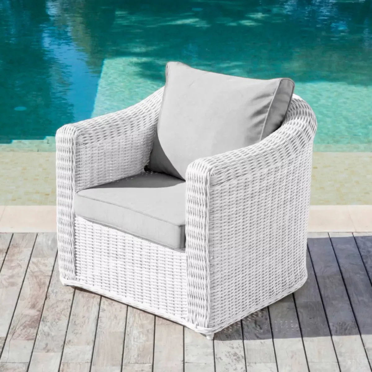 Discount Poltrona da giardino in resina intrecciata Calvi Bianco e grigio chiaro Poltrona Relax|Tavolini Da Giardino, Divani