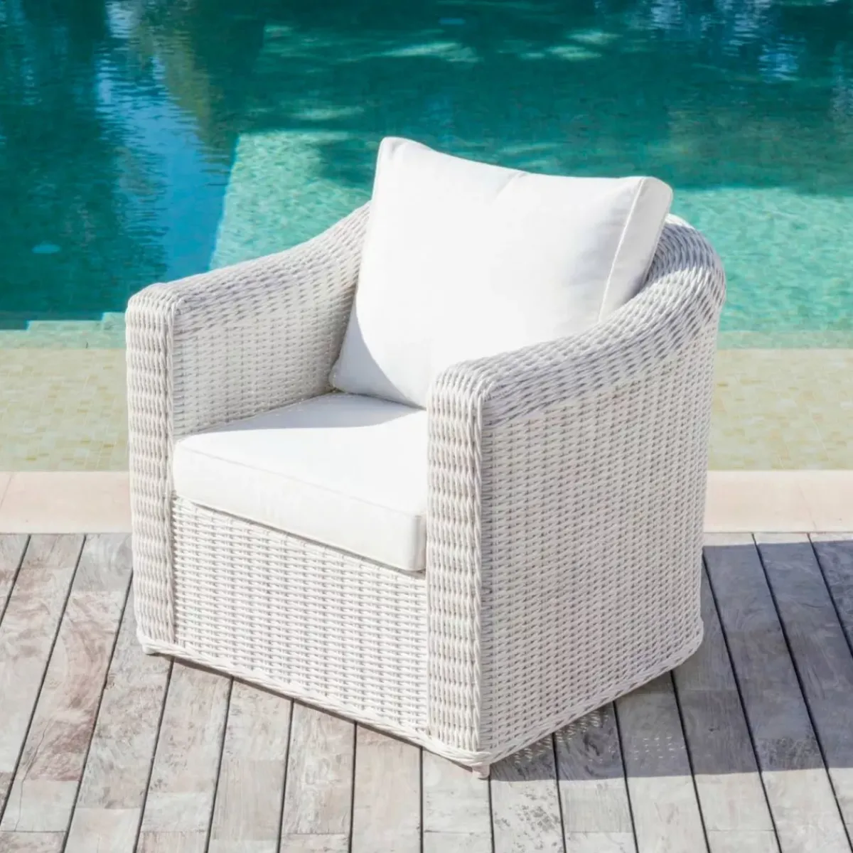 Poltrona da giardino in resina intrecciata Calvi Bianco Poltrona Relax|Tavolini Da Giardino, Divani