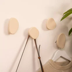 Set di 4 appendiabiti da parete in legno (H10 cm) Karen Avorio