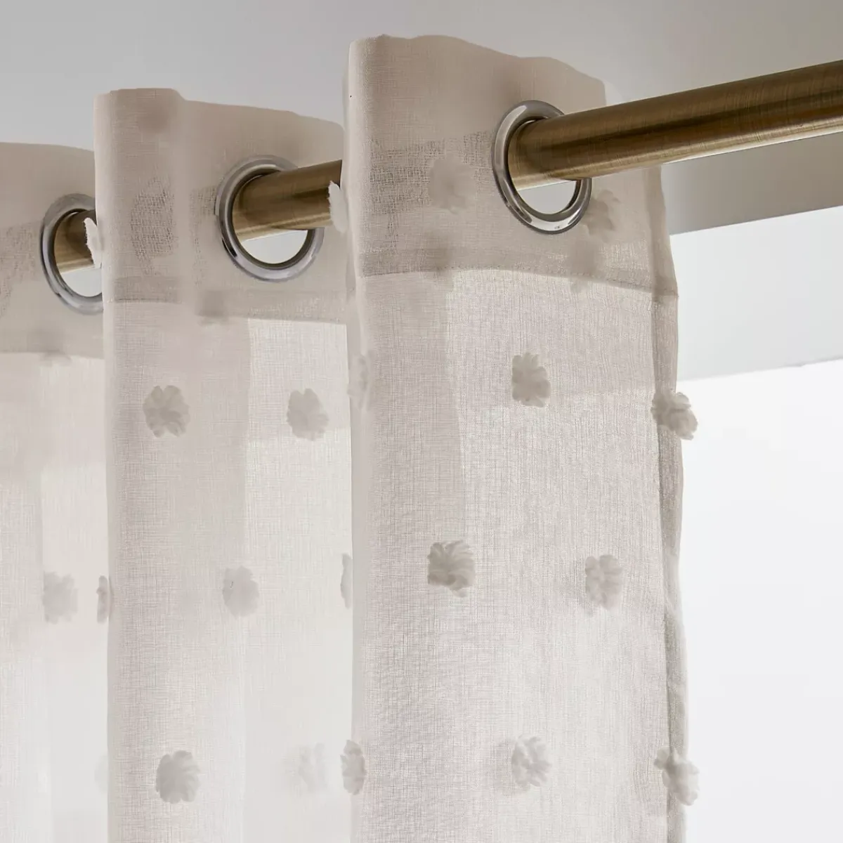 Outlet Tenda trasparente con occhielli e pon pon (180 x 240 cm) Emie Tende Trasparenti